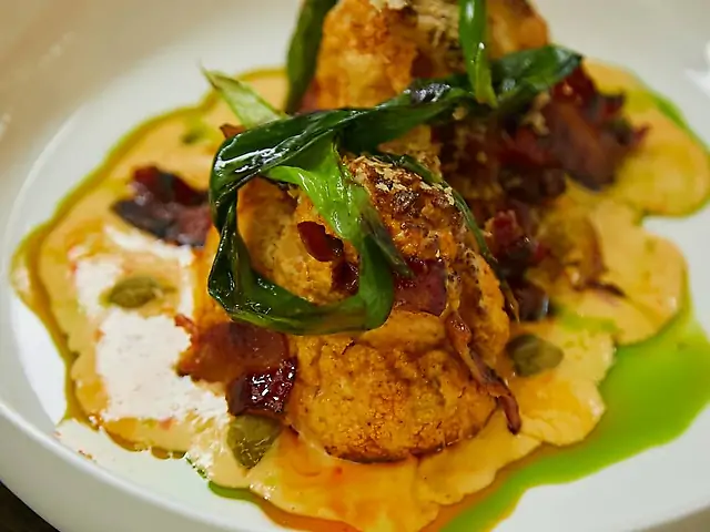 Цвітна капуста з сирним соусом