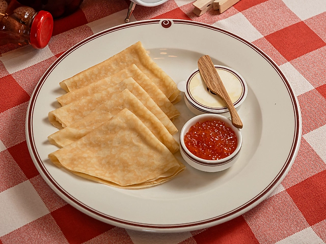 Млинці з ікрою