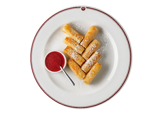 Тонкі млинці з сиром