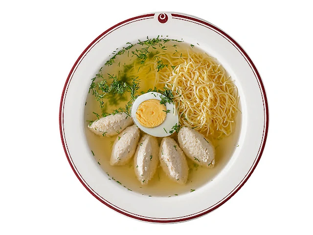 Курячий суп з локшиною та фрикадельками