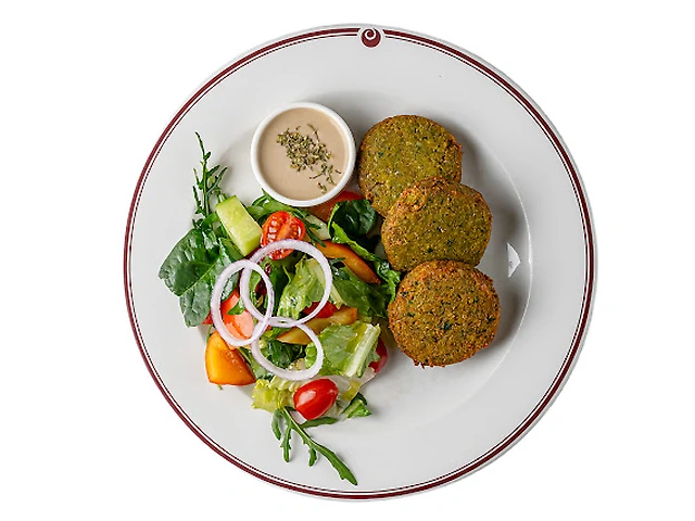 Котлети з нуту із салатом