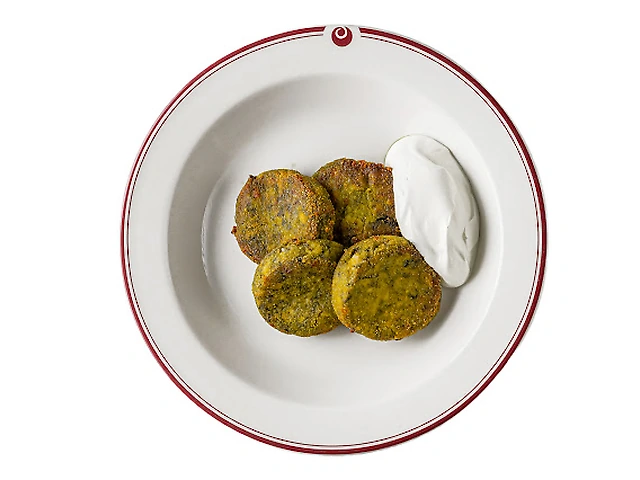 Сирники з пармезаном та песто