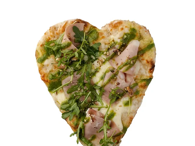 Піца-серце мортаделла та песто