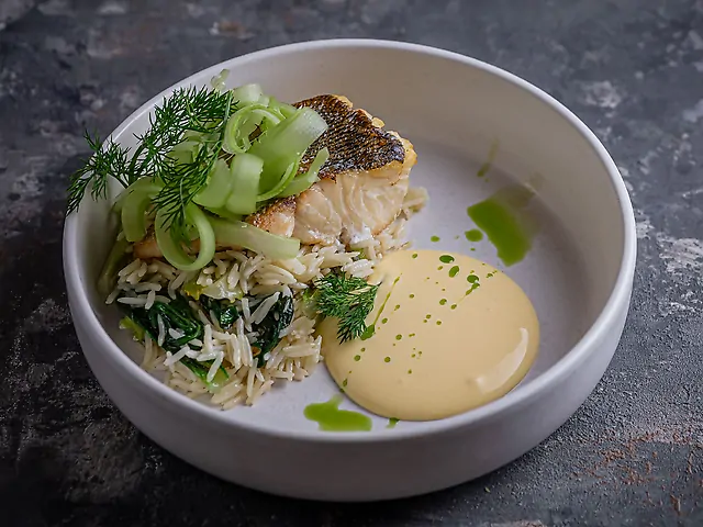 Філе судака з рисом та смаженим роменом