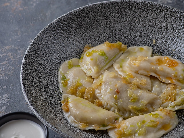 Домашні вареники з картоплею