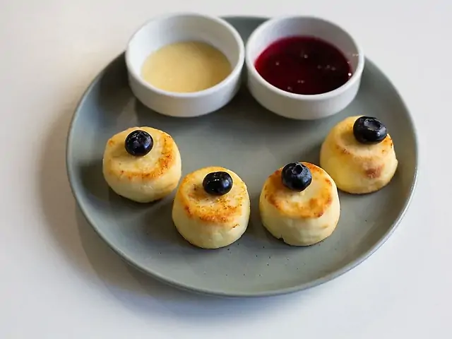 Сирники з маковою начинкою