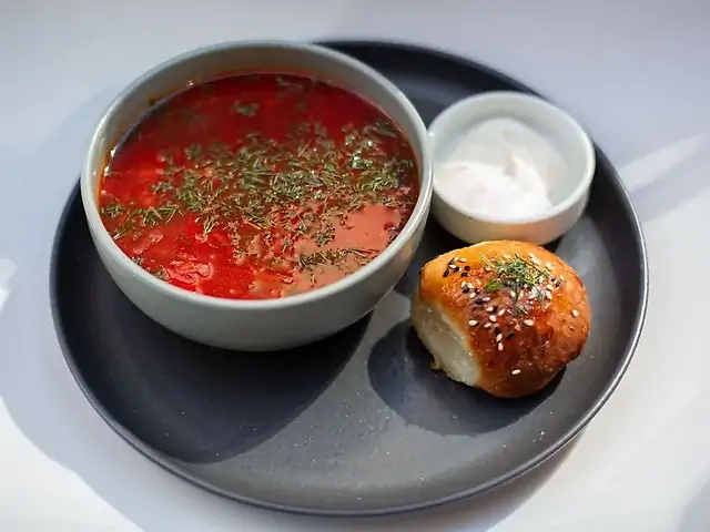 Борщ червоний смачний