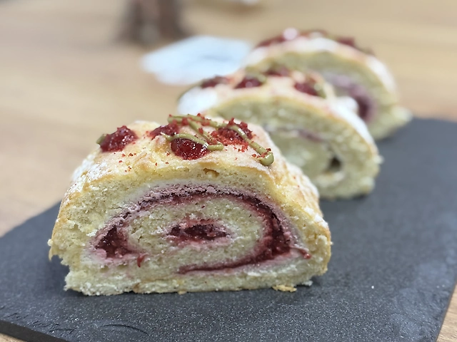 Рулет тірамісу Фісташка-малина