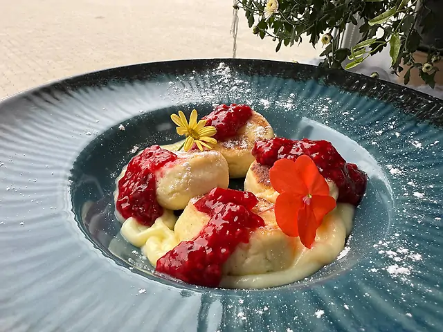 Сирники з малиною