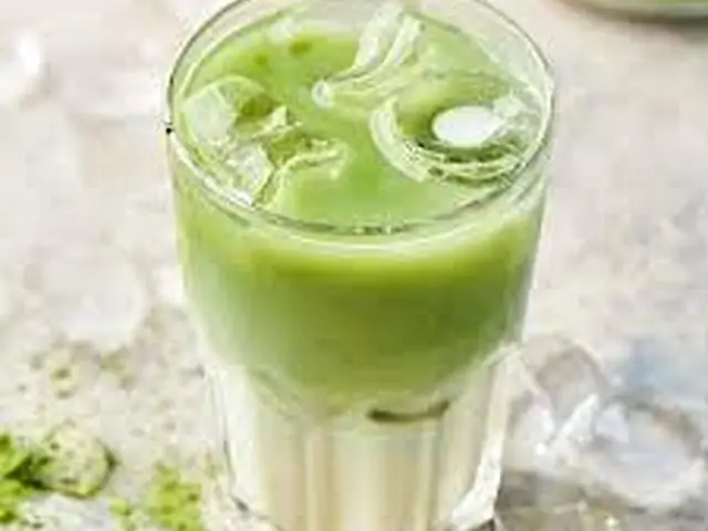 Iced matcha latte
