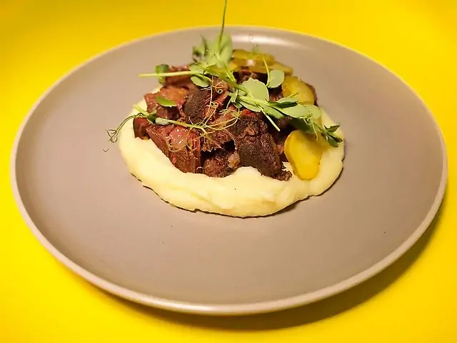 Пюре з томленими щічками