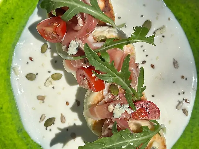 Сирники з дор блю та хамоном