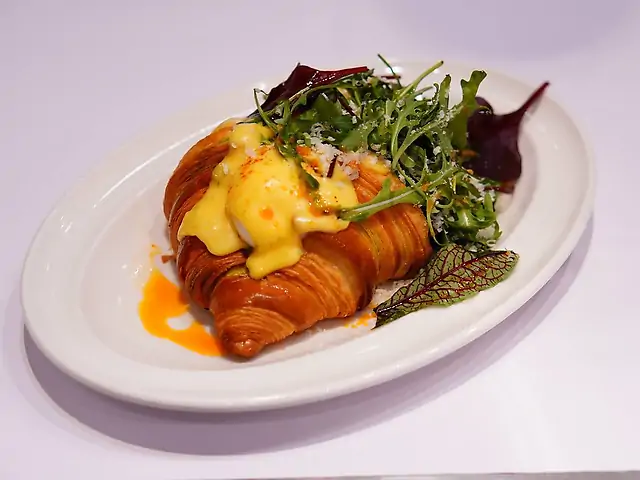 Круасан з гуакамоле