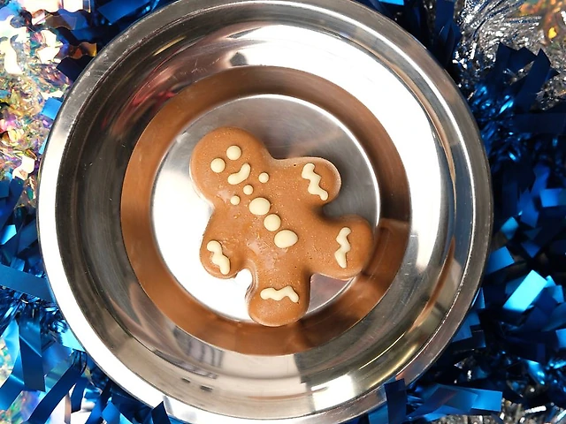 Чоловічок з вишнею