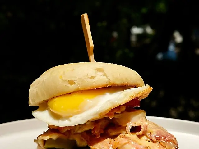 Мафін з кревткою та беконом