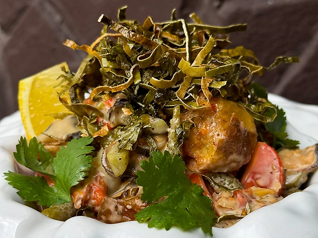 Салат з чорноморськими рапанами та мідіями