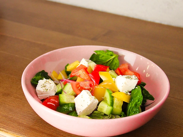 Овочевий салат із фетою