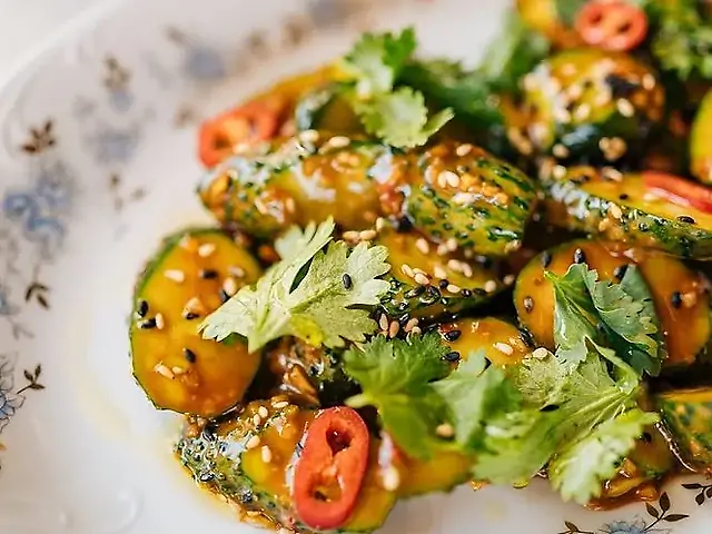 Хрусткі огірки, сичуанська заправка