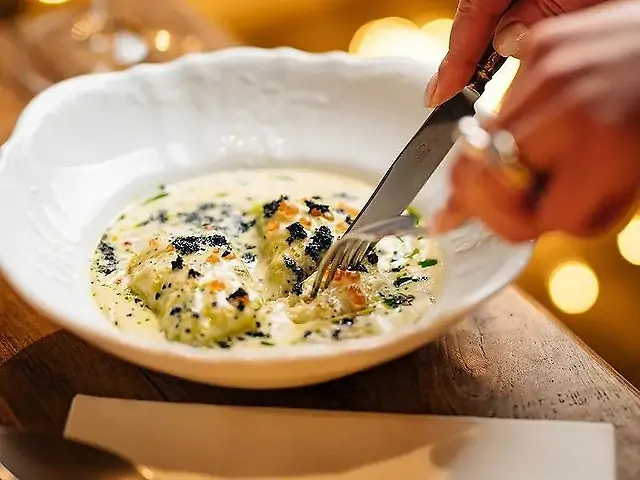 Голубці з креветкою, соус Берблан