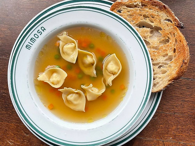 Курячий суп з равіолі