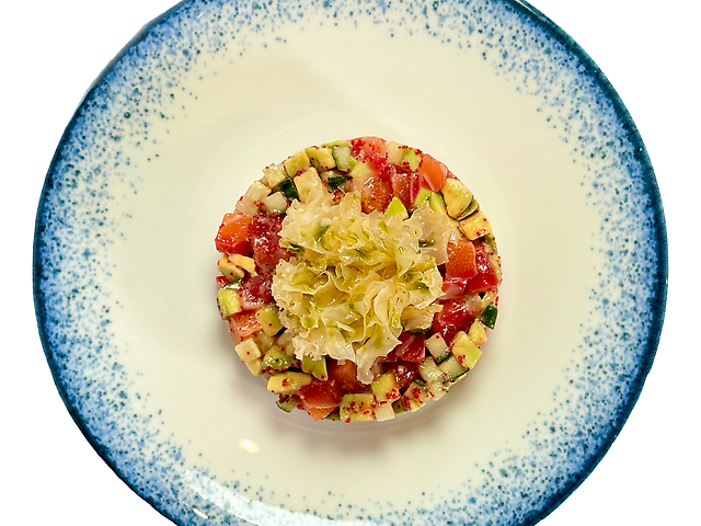 Тар тар із лососем та авокадо