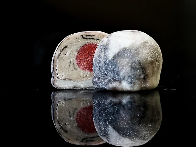 Strawberry Oreo Mochi