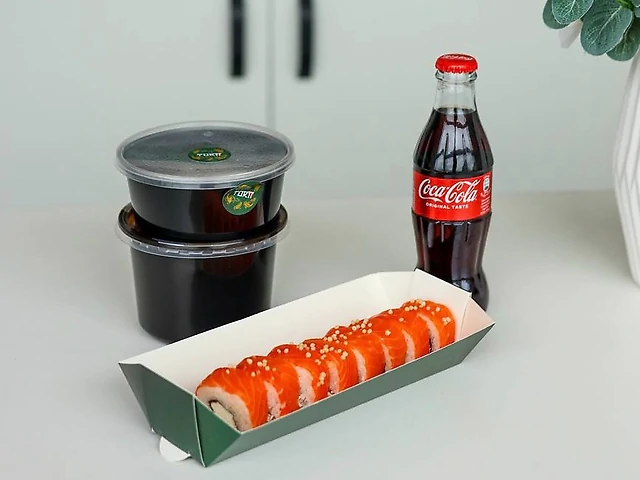 Комбо: Том ям з куркою, Філадельфия Лосось, Coca-Cola