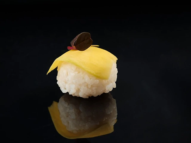 Mango nigiri