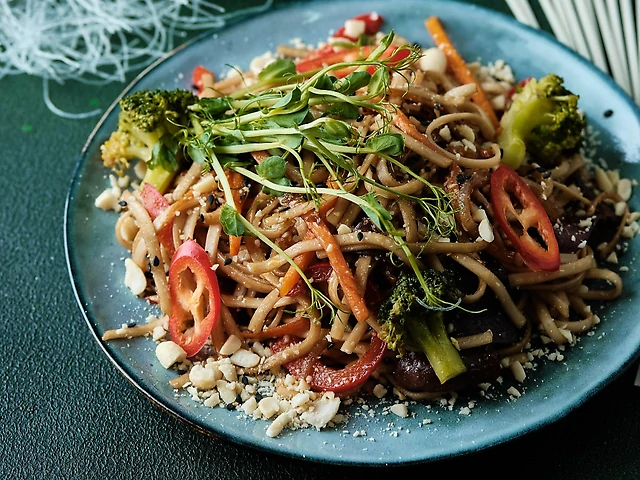 Udon with vegetables