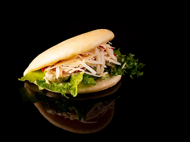 Bao with vegetables with Caesar sauce