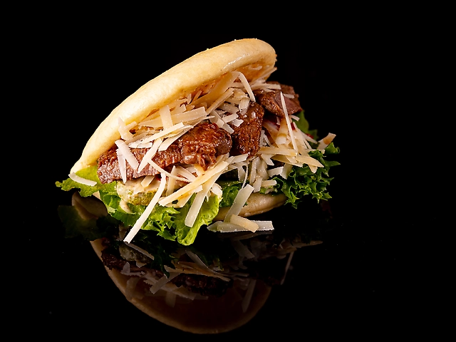 Bao with veal and Caesar sauce