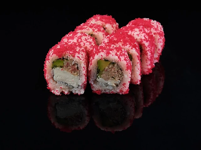 California roll with snow crab