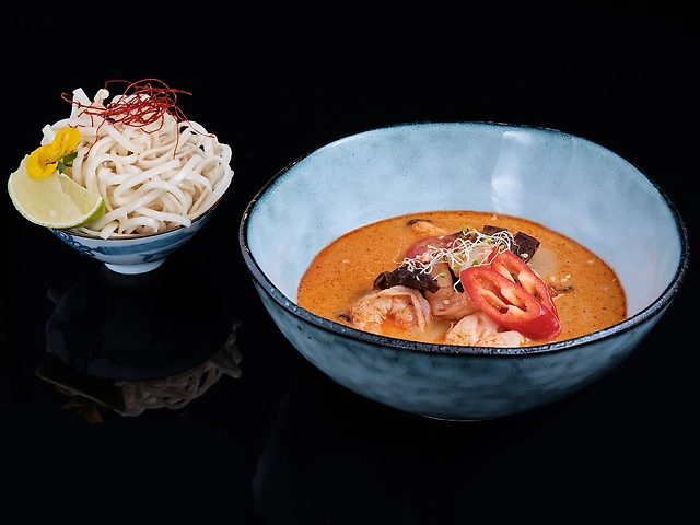 Том Ям з морепродуктами