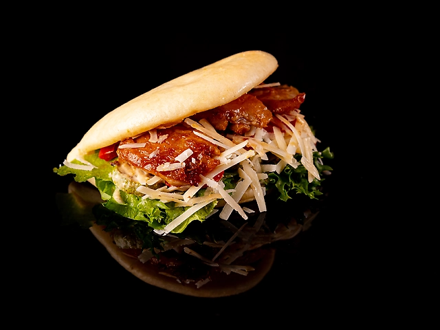 Bao with chicken and Caesar sauce