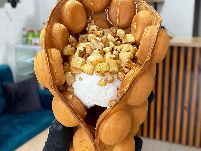 Вафля з яблуком та корицею