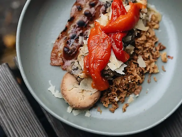 Солоні сирники із домашньої рікоти з грибами