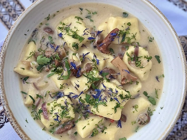 Палюшки зі шкварками та міксом грибів