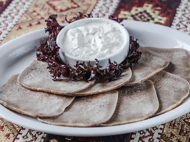 Язик яловичий