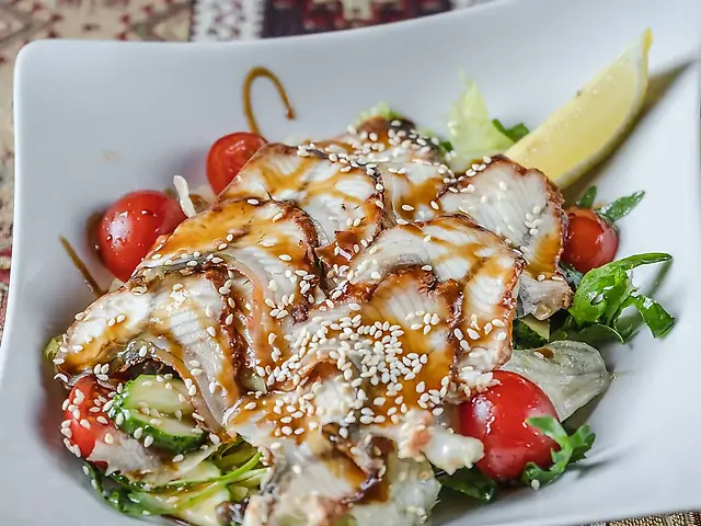 Салат з королівським вугрем