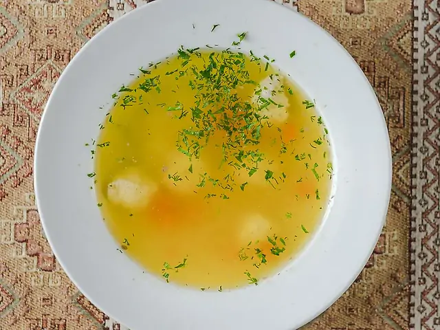 Курячий суп з фрикадельками
