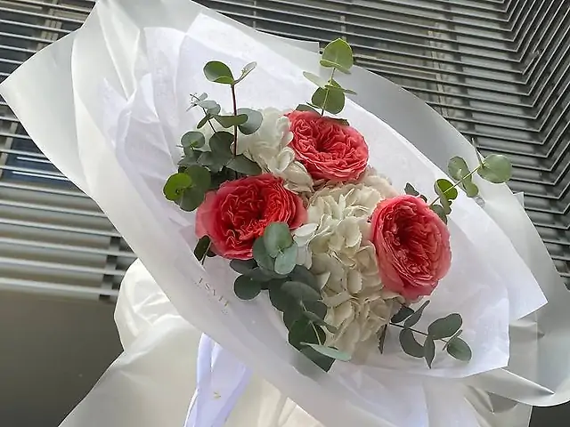 Petal Kiss
