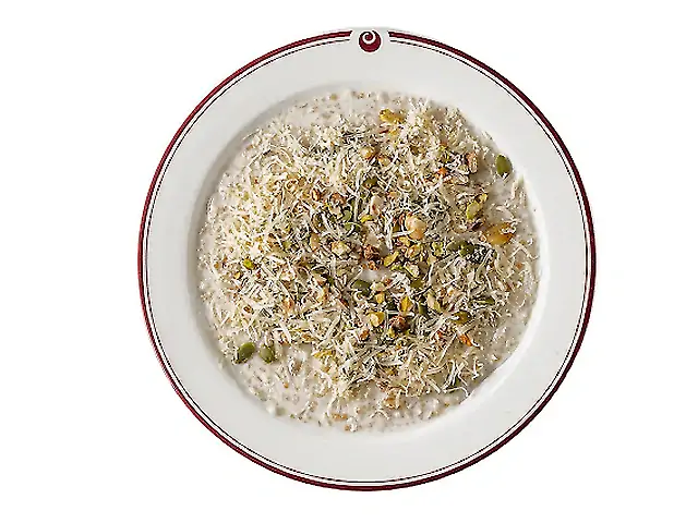 Вівсяна каша з пармезаном та горіхами