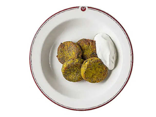 Сирники з пармезаном та песто