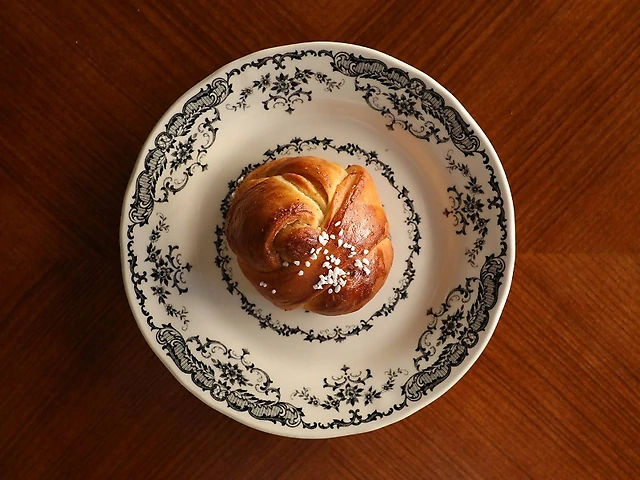 Булочка з кардамоном