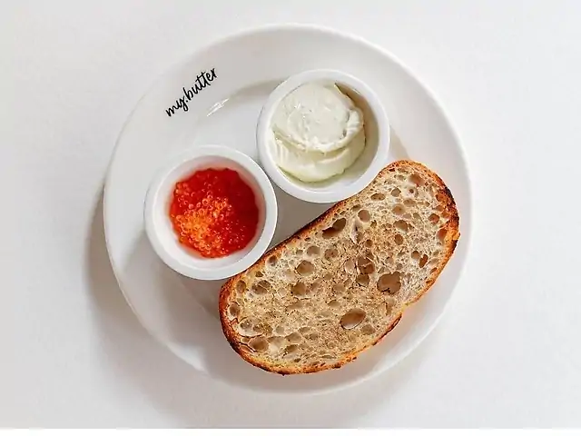 Бутерброд з червоною ікрою