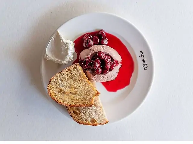 Паштет з курячої печінки та фуагра