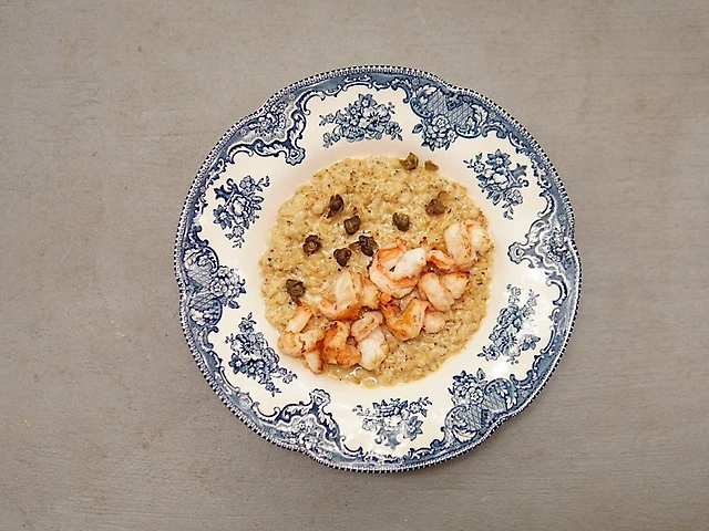 Сирна вівсянка з трюфелем та креветками