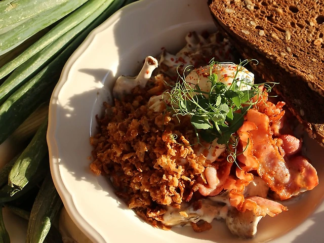 Шакшука грибна з беконом