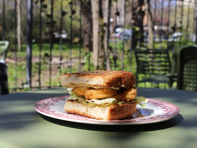 МакМафін з креветкою панко