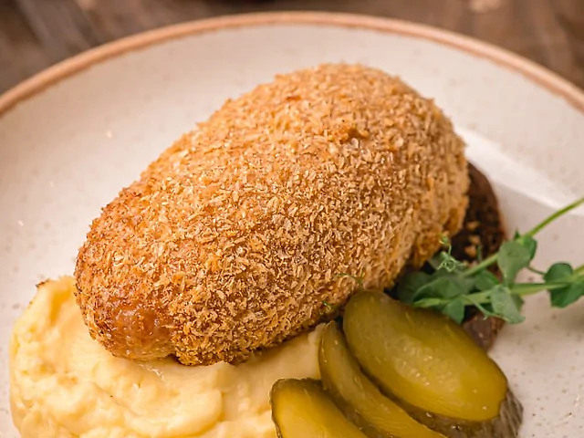 Котлета по-київськи